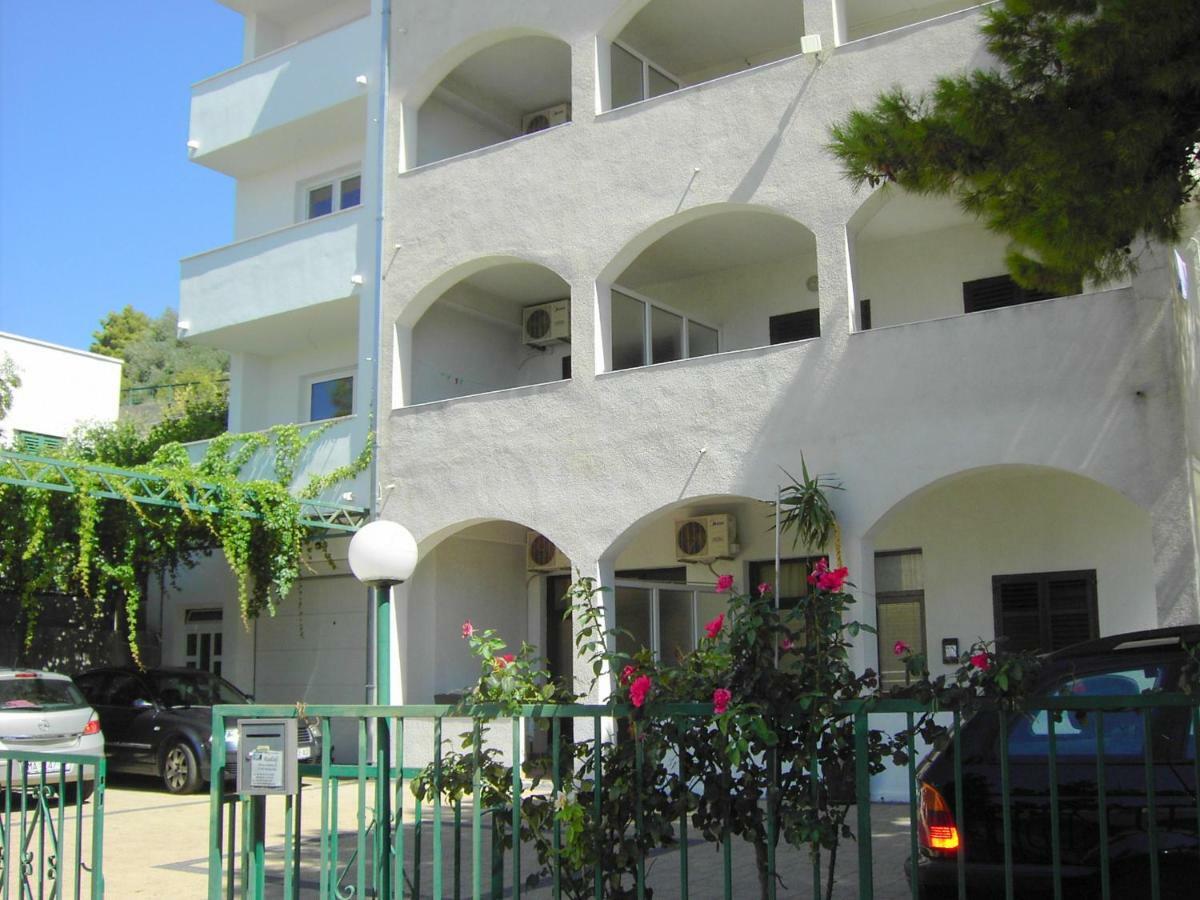 Apartmani R&B Radalj Макарска Экстерьер фото