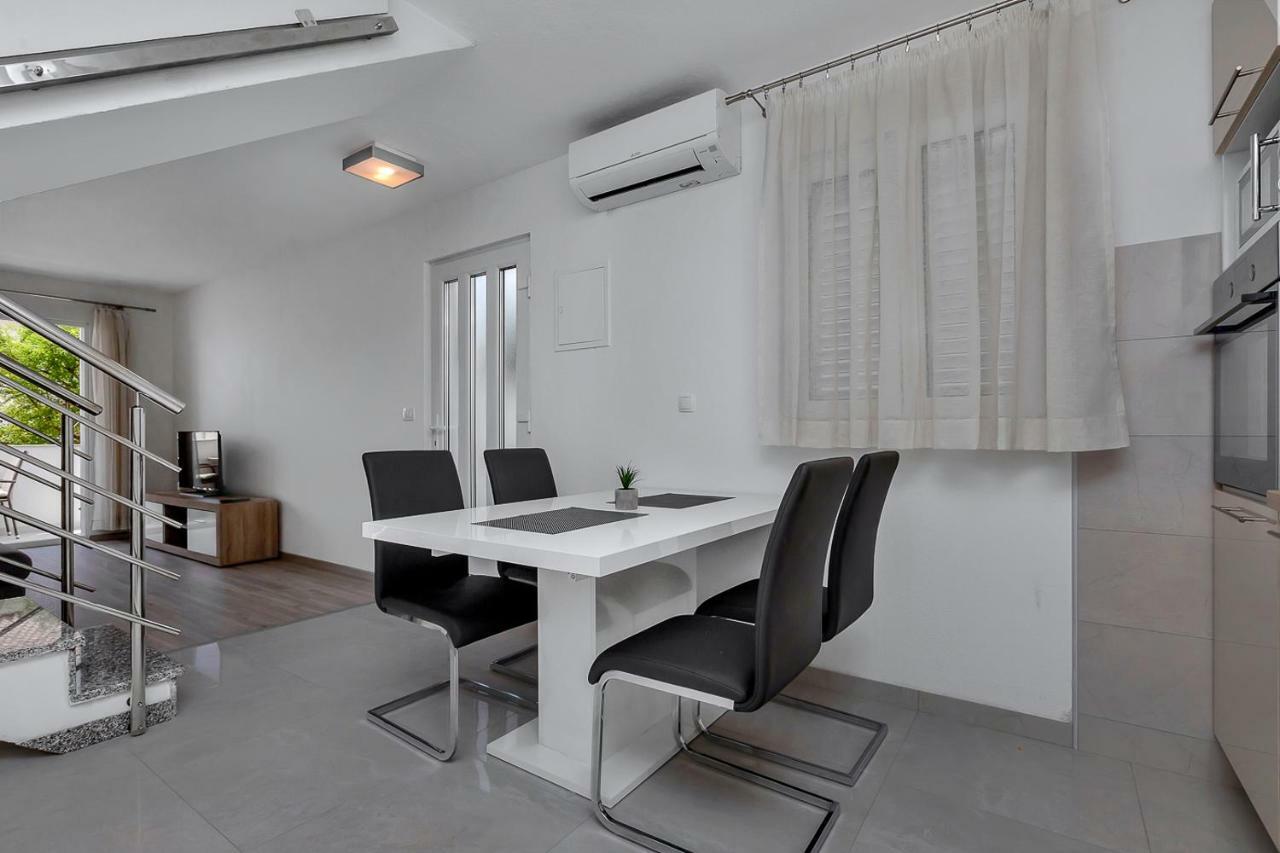 Apartmani R&B Radalj Макарска Экстерьер фото